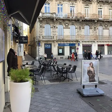 Place De La Comédie *